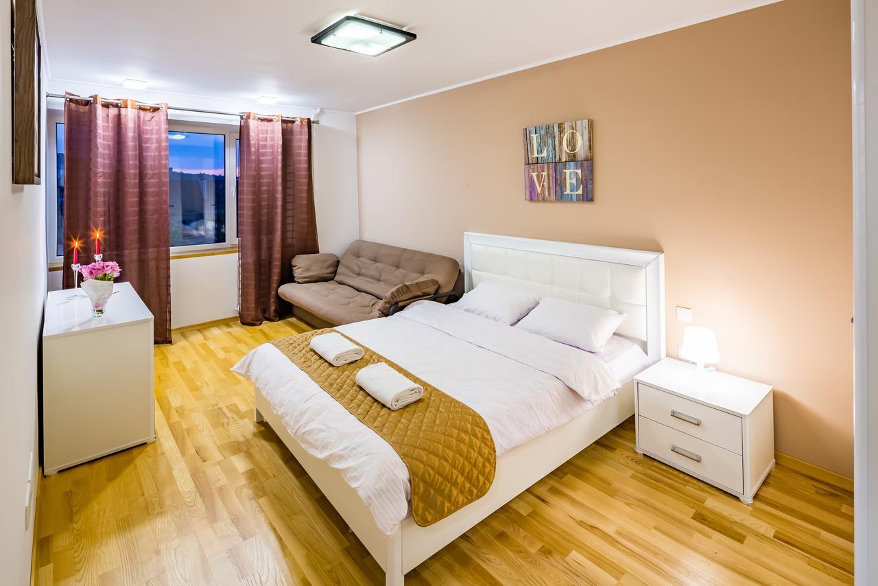 Bv Apartments Svobodu Avenue ลวีฟ ภายนอก รูปภาพ
