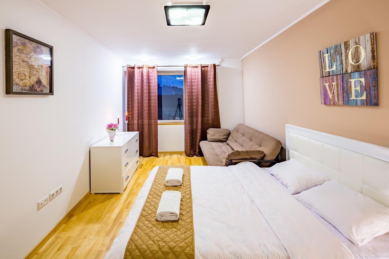 Bv Apartments Svobodu Avenue ลวีฟ ภายนอก รูปภาพ
