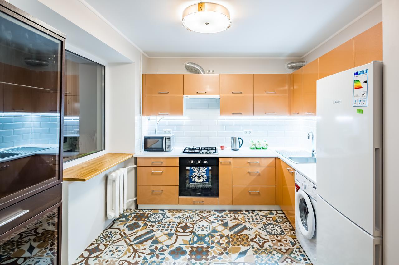 Bv Apartments Svobodu Avenue ลวีฟ ภายนอก รูปภาพ
